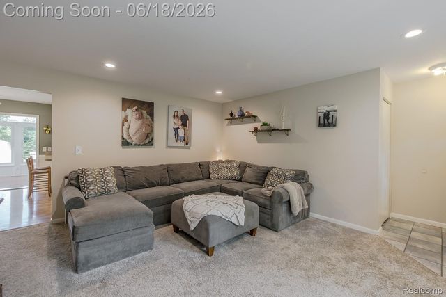 880 Joslyn Road, Orion Charter Township, MI 48362