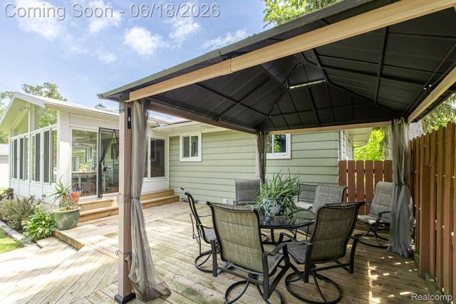 880 Joslyn Road, Orion Charter Township, MI 48362