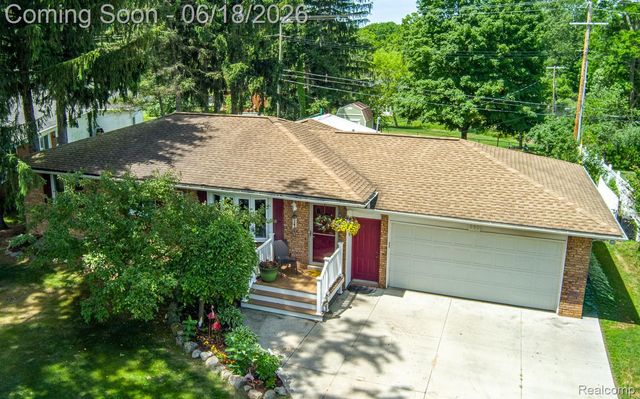 880 Joslyn Road, Orion Charter Township, MI 48362