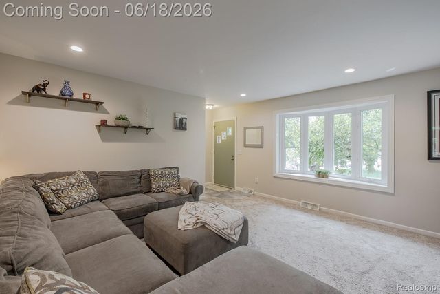 880 Joslyn Road, Orion Charter Township, MI 48362