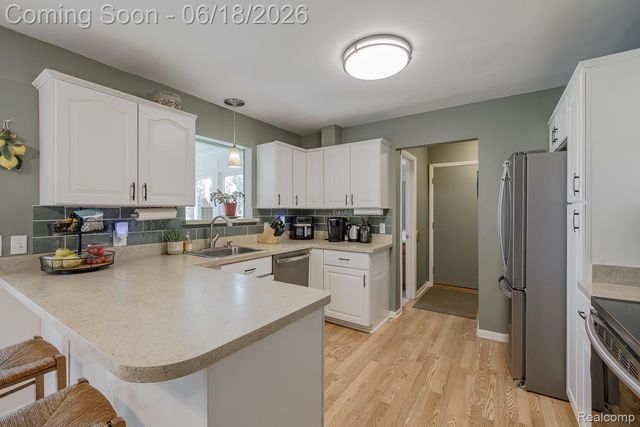 880 Joslyn Road, Orion Charter Township, MI 48362
