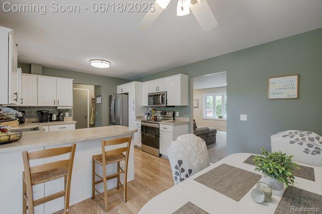880 Joslyn Road, Orion Charter Township, MI 48362