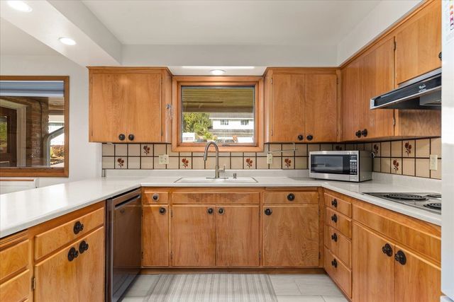 2521 W Dell Dr, Spokane, WA 99208