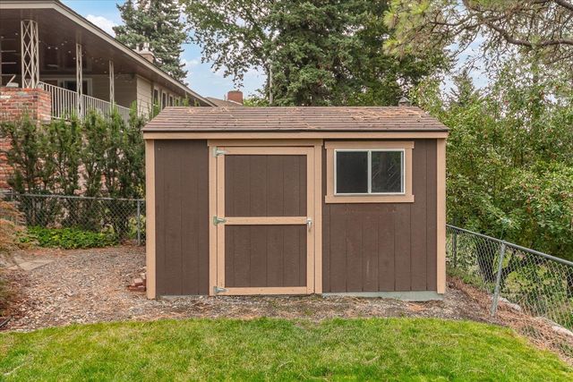 2521 W Dell Dr, Spokane, WA 99208