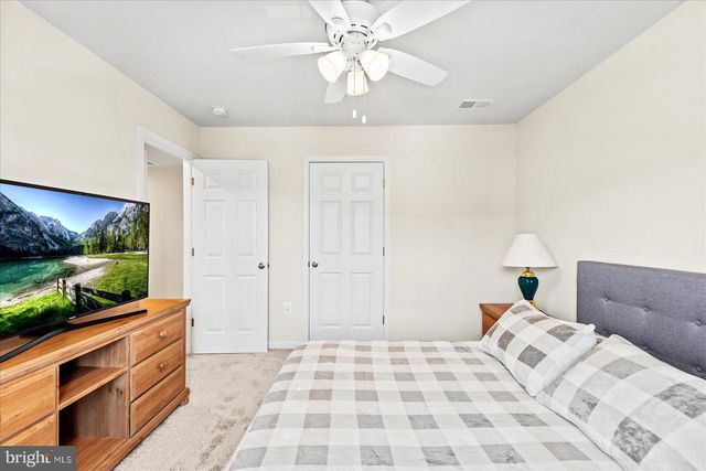 6325 POINTER LN, King George, VA 22485