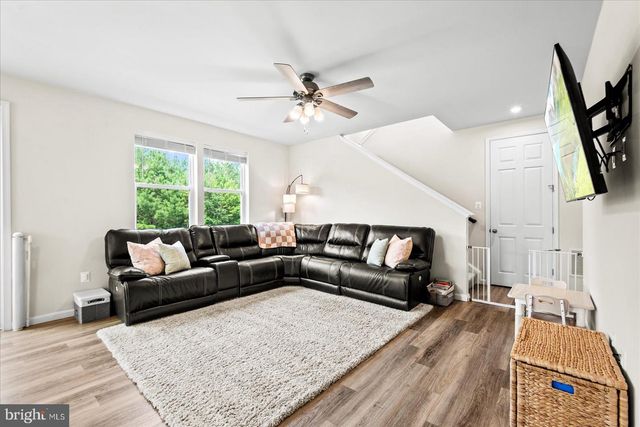 6325 POINTER LN, King George, VA 22485