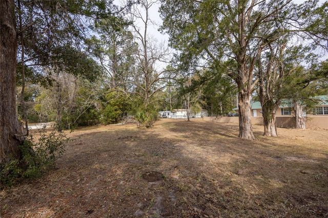 1001 NE 2ND AVENUE, Trenton, FL 32693