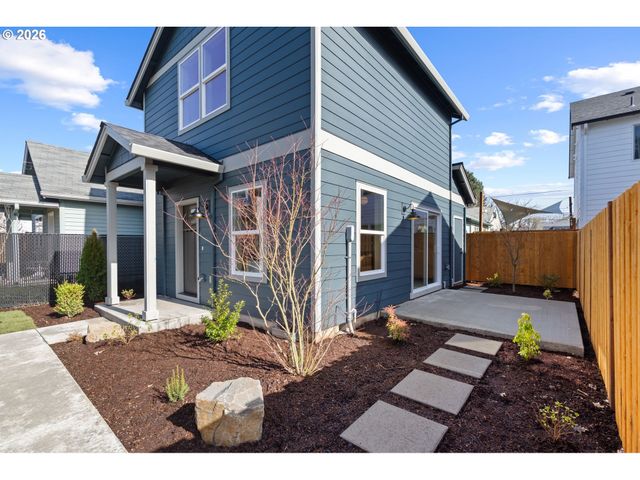 6909 Ne Multnomah St B, Portland, OR 97213