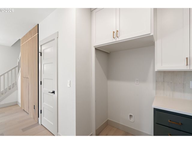 6909 Ne Multnomah St B, Portland, OR 97213