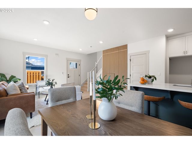 6909 Ne Multnomah St B, Portland, OR 97213