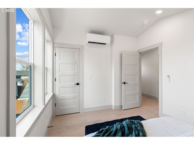 6909 Ne Multnomah St B, Portland, OR 97213