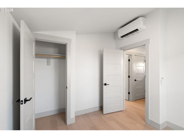 6909 Ne Multnomah St B, Portland, OR 97213