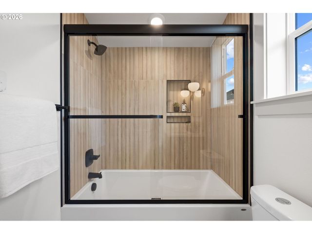 6909 Ne Multnomah St B, Portland, OR 97213