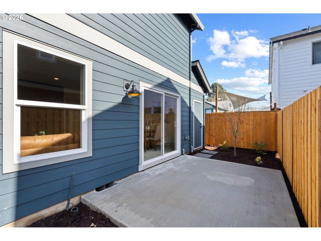 6909 Ne Multnomah St B, Portland, OR 97213