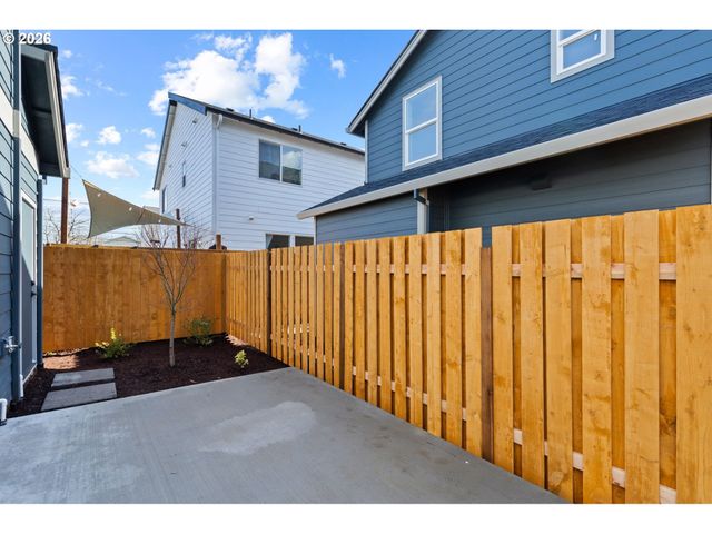 6909 Ne Multnomah St B, Portland, OR 97213