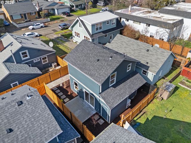 6909 Ne Multnomah St B, Portland, OR 97213