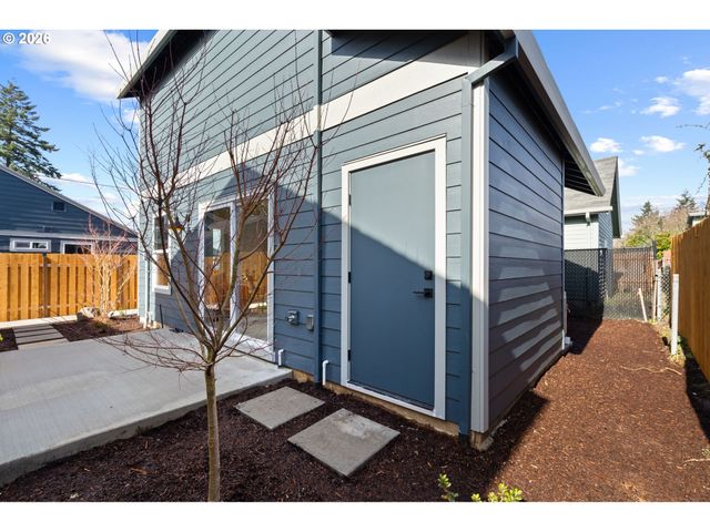 6909 Ne Multnomah St B, Portland, OR 97213