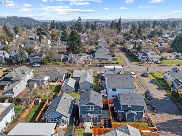 6909 Ne Multnomah St B, Portland, OR 97213