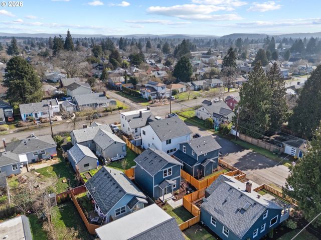 6909 Ne Multnomah St B, Portland, OR 97213
