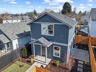 6909 Ne Multnomah St B, Portland, OR 97213