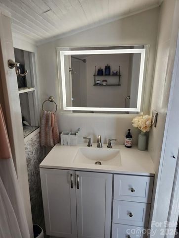 213 Colombo Street NW, Valdese, NC 28690