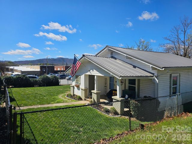 213 Colombo Street NW, Valdese, NC 28690