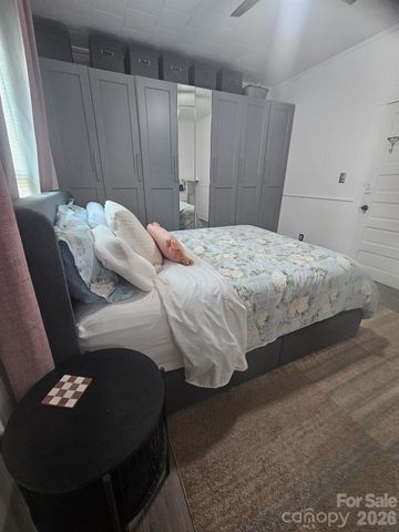 213 Colombo Street NW, Valdese, NC 28690