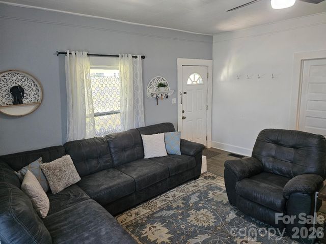 213 Colombo Street NW, Valdese, NC 28690