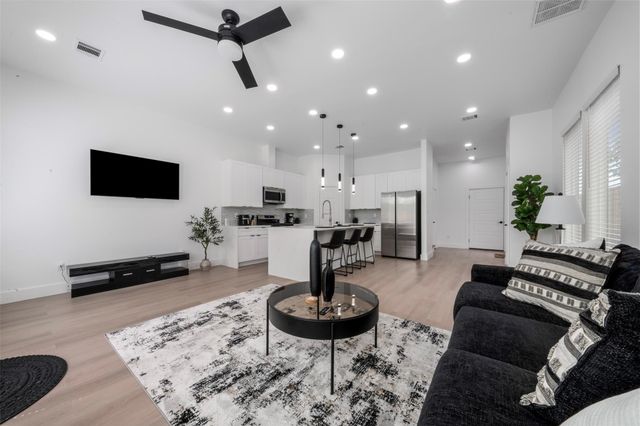 6815 Paris Street, Houston, TX 77021