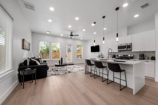 6815 Paris Street, Houston, TX 77021