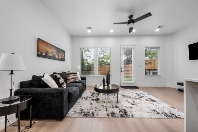 6815 Paris Street, Houston, TX 77021