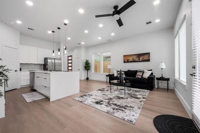 6815 Paris Street, Houston, TX 77021