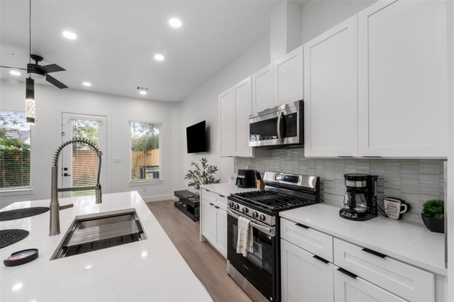 6815 Paris Street, Houston, TX 77021