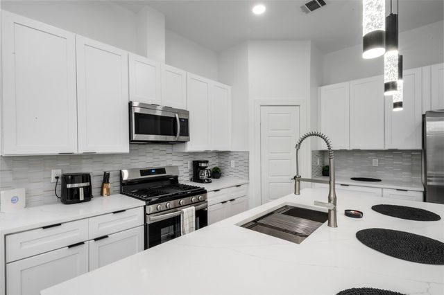 6815 Paris Street, Houston, TX 77021