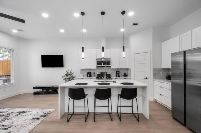 6815 Paris Street, Houston, TX 77021