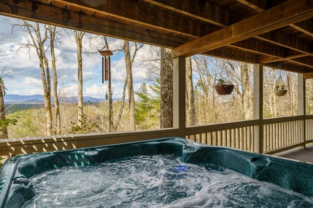 465 Briar Creek Drive, Ellijay, GA 30540