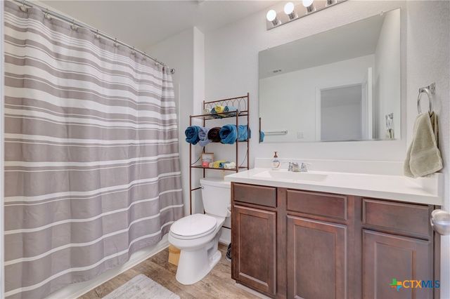 808 Circle Way 26H, Jarrell, TX 76537