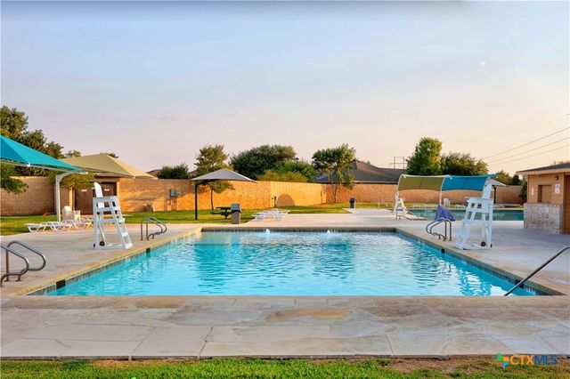 808 Circle Way 26H, Jarrell, TX 76537