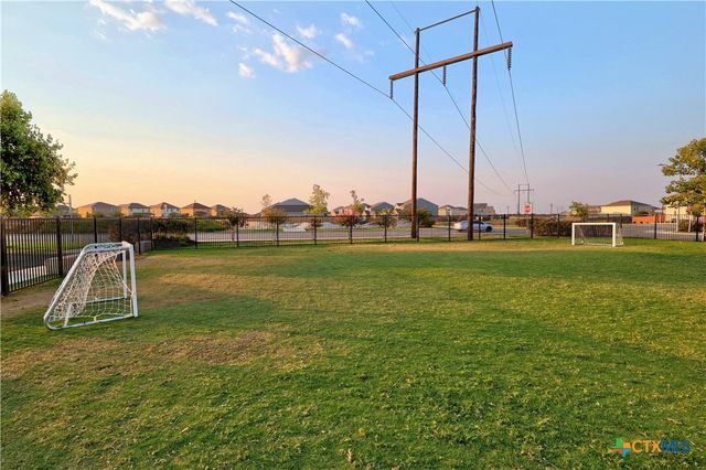 808 Circle Way 26H, Jarrell, TX 76537