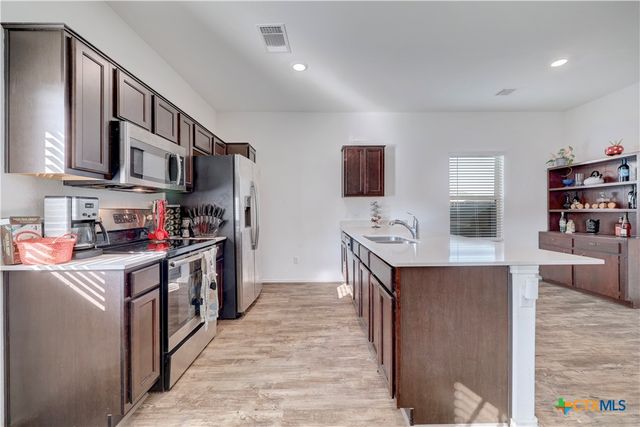 808 Circle Way 26H, Jarrell, TX 76537