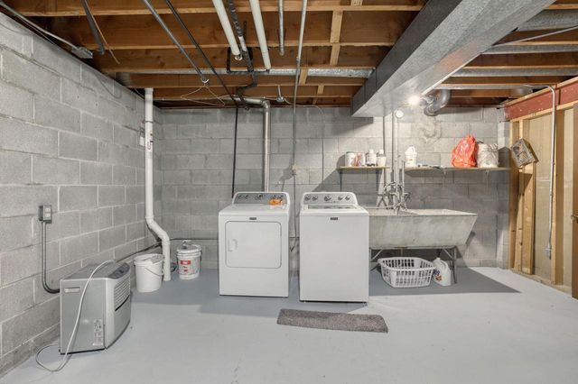 18570 Kamala COURT, Brookfield, WI 53045