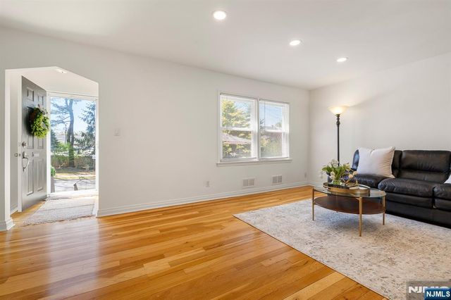 589 Beverly Road, Teaneck, NJ 07666