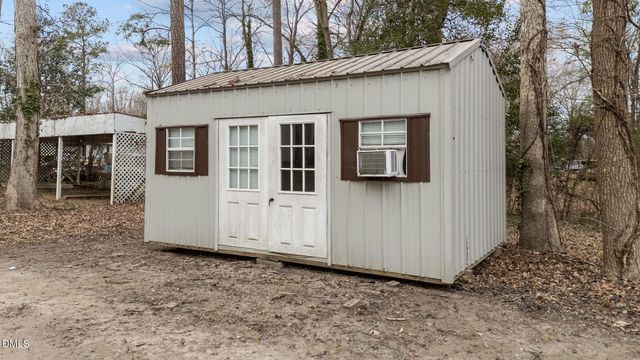 1100 Benbrook Drive, Nashville, NC 27856