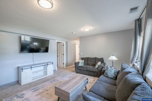 6606 McLeod Ln NE, Keizer, OR 97303