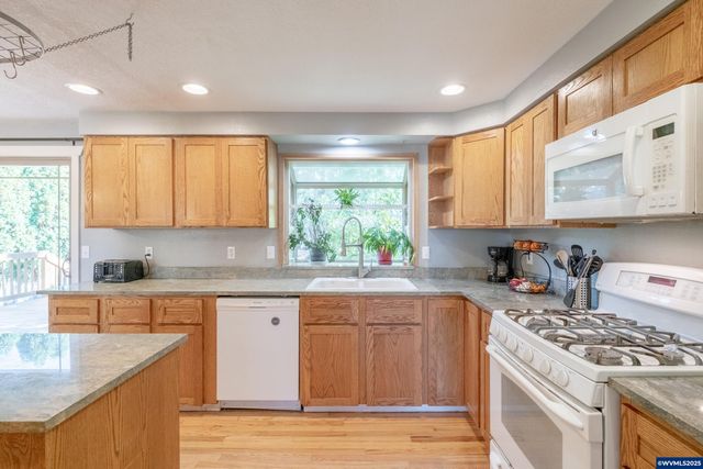 6606 McLeod Ln NE, Keizer, OR 97303