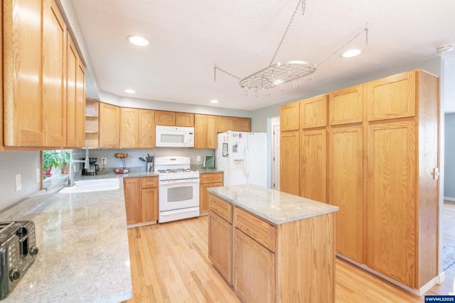 6606 McLeod Ln NE, Keizer, OR 97303