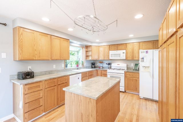 6606 McLeod Ln NE, Keizer, OR 97303