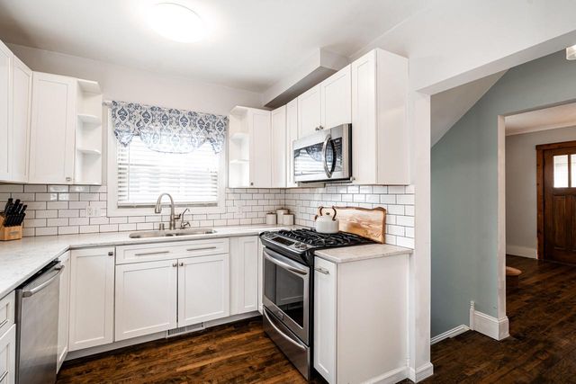 119 Columbia AVENUE, Waukesha, WI 53186