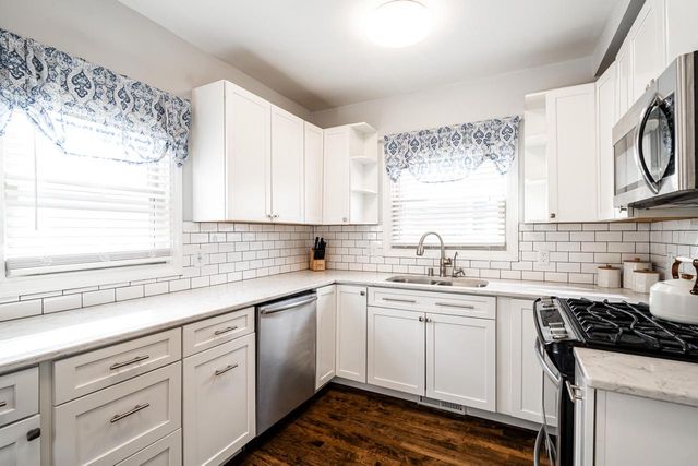 119 Columbia AVENUE, Waukesha, WI 53186