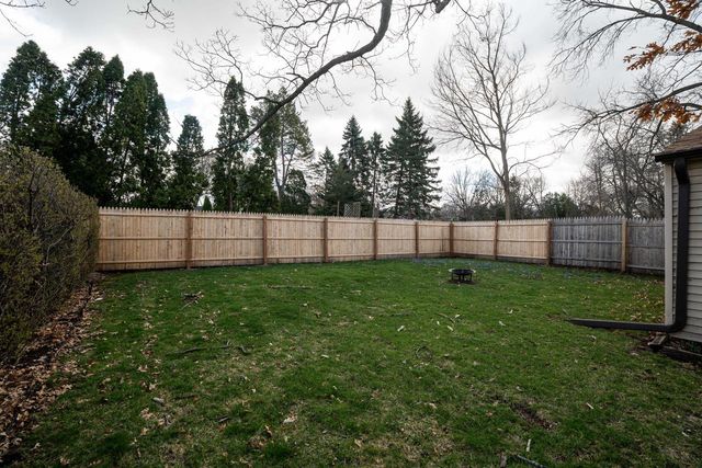 119 Columbia AVENUE, Waukesha, WI 53186